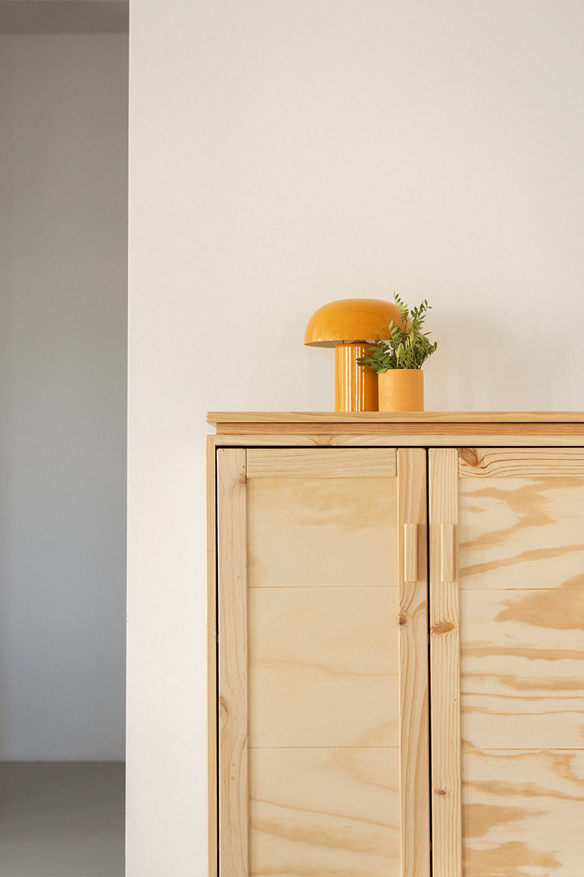 Imagen de ambiente 6 para:Armario aparador bajo de madera natural